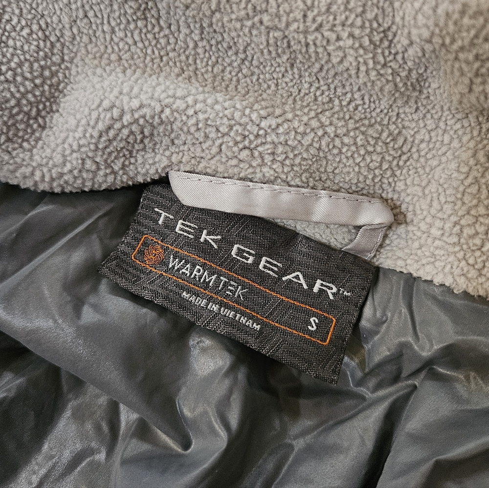 Tek Gear Warmtek Women's Silver Puffer Jacket - Picture 5 of 5